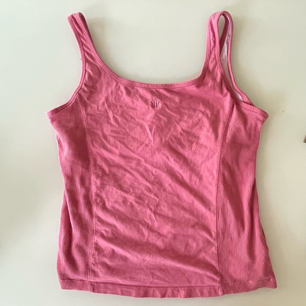 Cute Vintage Pink crop top with built-in bra 
Thick material